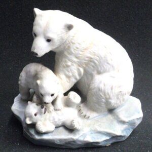 Polar Bear and Cubs Figurine Endangered Species Homco Masterpiece Porcelain 1993